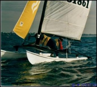  Maneuvering a Hobie 